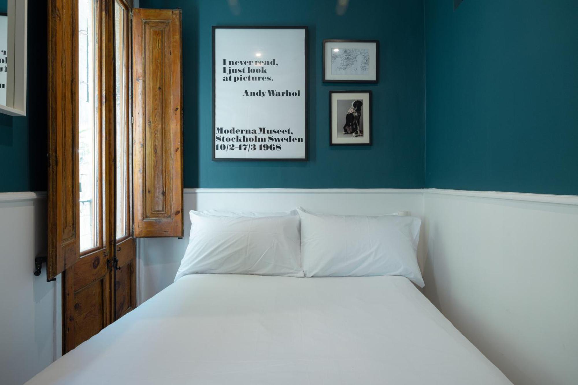Hostal Sol Y K Barcelona Exterior photo