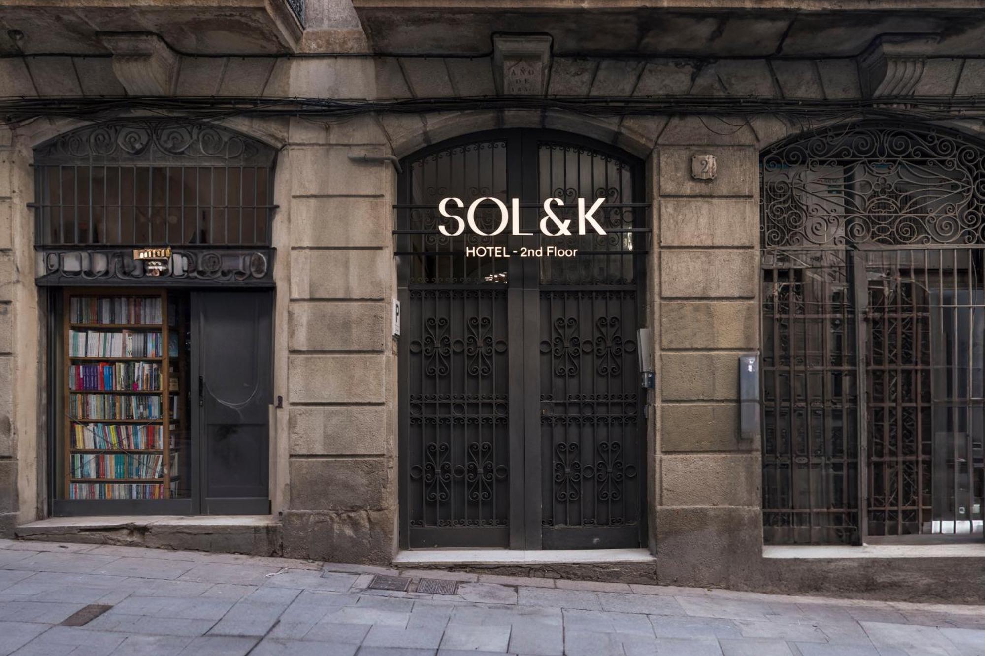 Hostal Sol Y K Barcelona Exterior photo